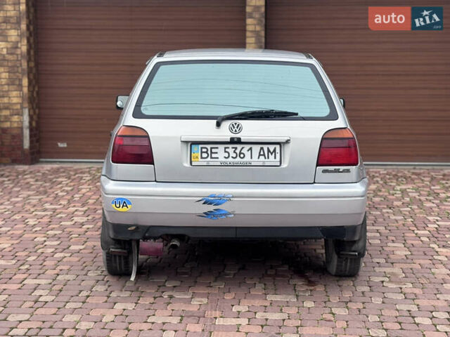Серый Фольксваген Гольф, объемом двигателя 1.4 л и пробегом 228 тыс. км за 2100 $, фото 4 на Automoto.ua