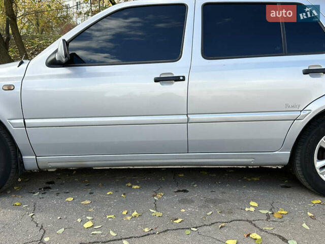 Серый Фольксваген Гольф, объемом двигателя 1.6 л и пробегом 200 тыс. км за 2500 $, фото 10 на Automoto.ua