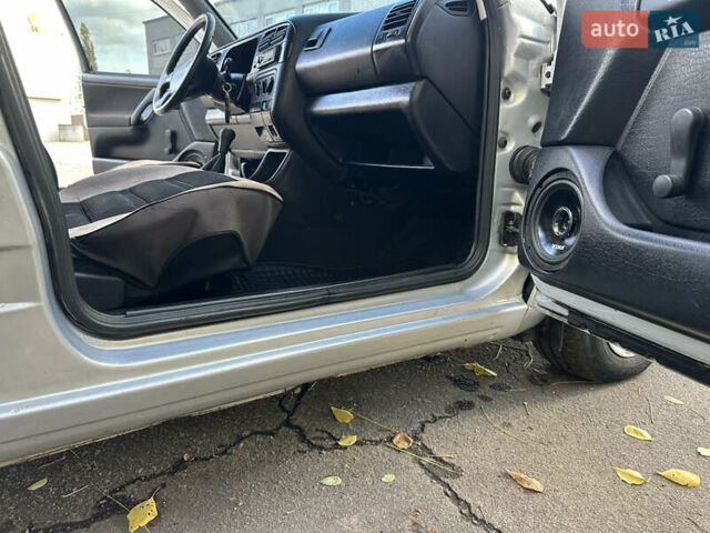 Серый Фольксваген Гольф, объемом двигателя 1.6 л и пробегом 200 тыс. км за 2500 $, фото 20 на Automoto.ua