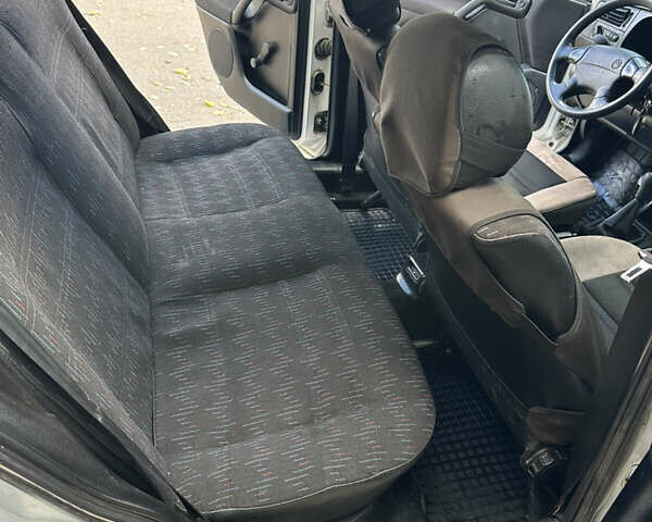 Серый Фольксваген Гольф, объемом двигателя 1.6 л и пробегом 200 тыс. км за 2500 $, фото 15 на Automoto.ua