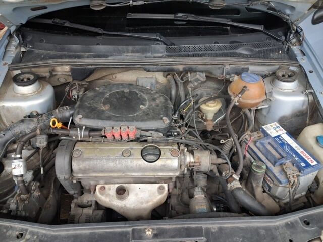 Серый Фольксваген Гольф, объемом двигателя 1.4 л и пробегом 262 тыс. км за 2500 $, фото 10 на Automoto.ua