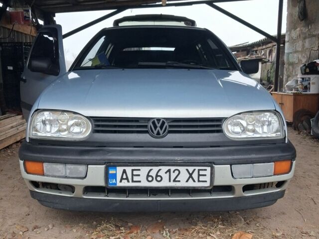 Серый Фольксваген Гольф, объемом двигателя 1.4 л и пробегом 262 тыс. км за 2500 $, фото 6 на Automoto.ua