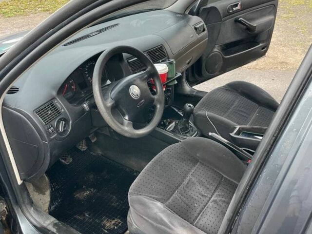 Серый Фольксваген Гольф, объемом двигателя 0 л и пробегом 280 тыс. км за 3200 $, фото 2 на Automoto.ua