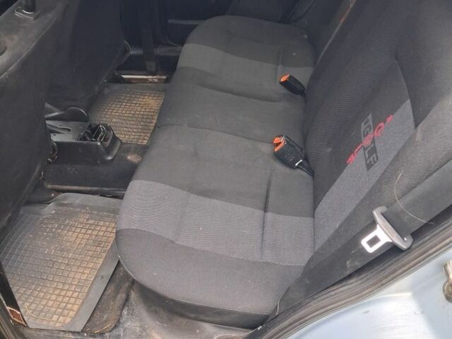 Серый Фольксваген Гольф, объемом двигателя 1.4 л и пробегом 262 тыс. км за 2500 $, фото 13 на Automoto.ua