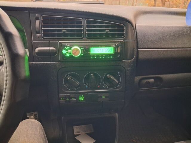 Серый Фольксваген Гольф, объемом двигателя 1.4 л и пробегом 262 тыс. км за 2500 $, фото 12 на Automoto.ua