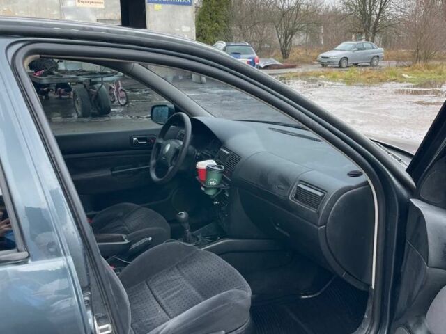 Серый Фольксваген Гольф, объемом двигателя 0 л и пробегом 280 тыс. км за 3200 $, фото 3 на Automoto.ua