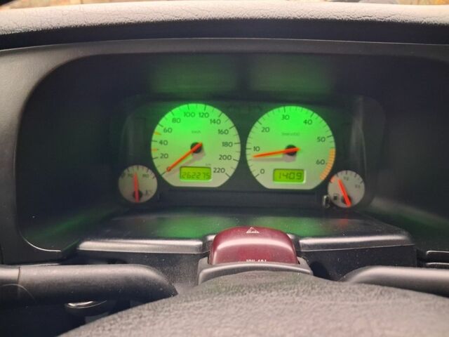 Серый Фольксваген Гольф, объемом двигателя 1.4 л и пробегом 262 тыс. км за 2500 $, фото 11 на Automoto.ua