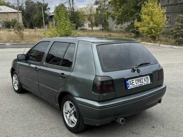 Серый Фольксваген Гольф, объемом двигателя 1.6 л и пробегом 66 тыс. км за 2100 $, фото 3 на Automoto.ua