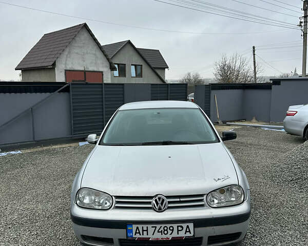 Серый Фольксваген Гольф, объемом двигателя 1.6 л и пробегом 300 тыс. км за 2999 $, фото 21 на Automoto.ua