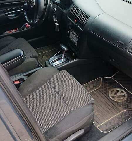 Серый Фольксваген Гольф, объемом двигателя 2 л и пробегом 248 тыс. км за 3600 $, фото 7 на Automoto.ua