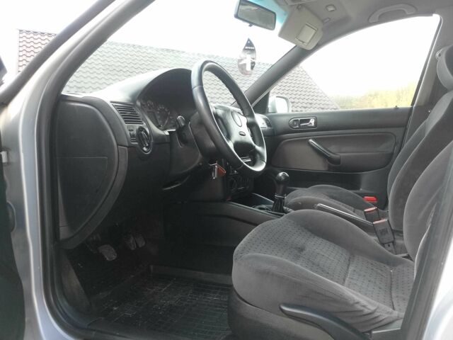 Серый Фольксваген Гольф, объемом двигателя 1.9 л и пробегом 380 тыс. км за 3800 $, фото 8 на Automoto.ua