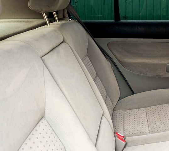 Серый Фольксваген Гольф, объемом двигателя 1.4 л и пробегом 204 тыс. км за 3500 $, фото 5 на Automoto.ua