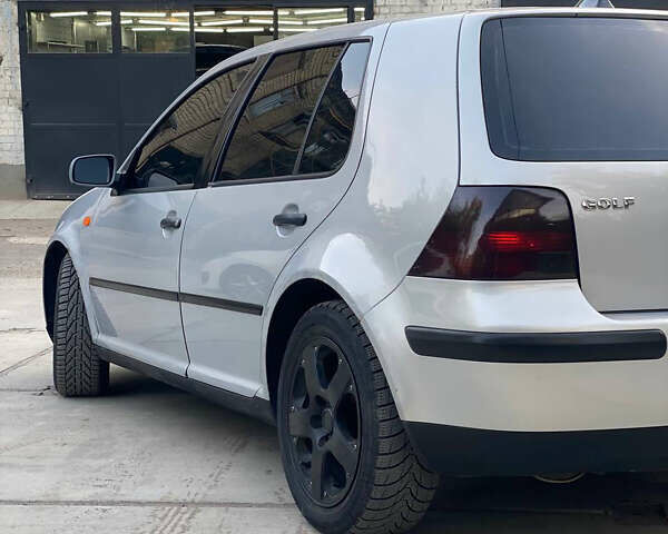 Фольксваген Гольф 1998 у Львові на Automoto.ua Сірий Фольксваген Гольф, об'ємом двигуна 1.6 л та пробігом 120 тис. км за 3500 $, фото 5 на Automoto.ua