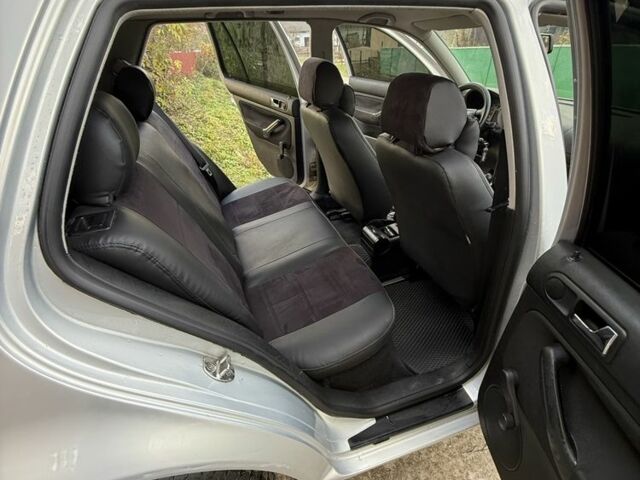 Серый Фольксваген Гольф, объемом двигателя 1.6 л и пробегом 265 тыс. км за 3499 $, фото 8 на Automoto.ua