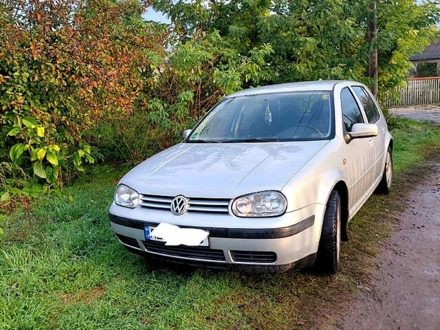 Фольксваген Гольф 1998 в Тростянце на Automoto.ua Серый Фольксваген Гольф, объемом двигателя 1.6 л и пробегом 242 тыс. км за 4870 $, фото 2 на Automoto.ua