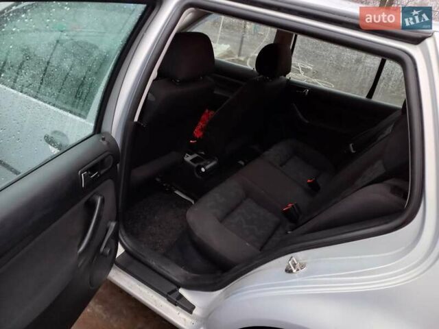 Серый Фольксваген Гольф, объемом двигателя 1.39 л и пробегом 212 тыс. км за 3350 $, фото 10 на Automoto.ua