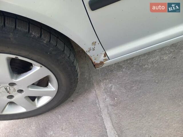 Серый Фольксваген Гольф, объемом двигателя 1.39 л и пробегом 212 тыс. км за 3350 $, фото 2 на Automoto.ua