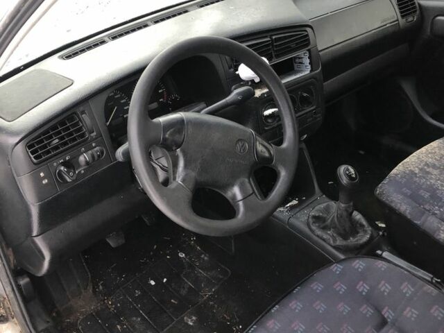 Серый Фольксваген Гольф, объемом двигателя 0 л и пробегом 300 тыс. км за 750 $, фото 5 на Automoto.ua