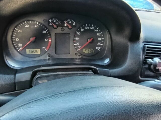 Серый Фольксваген Гольф, объемом двигателя 1.4 л и пробегом 344 тыс. км за 3500 $, фото 5 на Automoto.ua