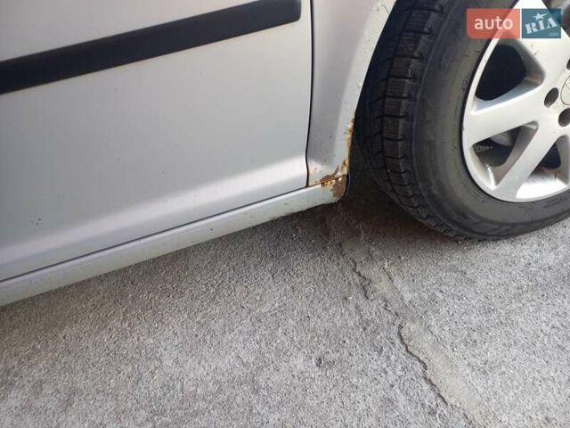 Серый Фольксваген Гольф, объемом двигателя 1.39 л и пробегом 212 тыс. км за 3350 $, фото 3 на Automoto.ua