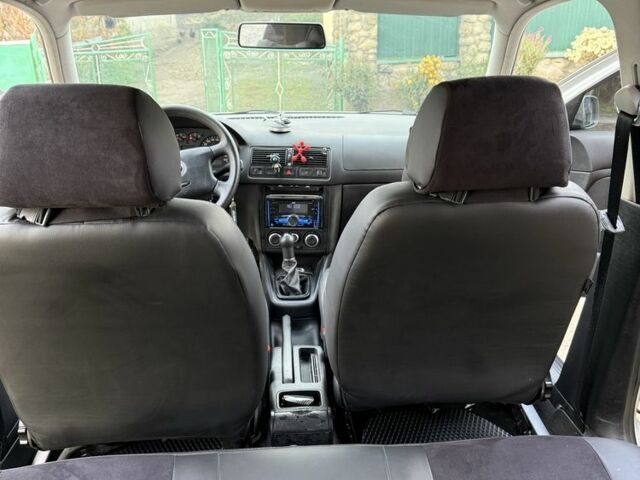 Серый Фольксваген Гольф, объемом двигателя 1.6 л и пробегом 265 тыс. км за 3499 $, фото 10 на Automoto.ua