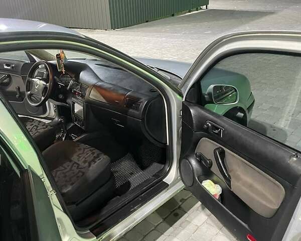 Сірий Фольксваген Гольф, об'ємом двигуна 1.39 л та пробігом 336 тис. км за 2700 $, фото 13 на Automoto.ua