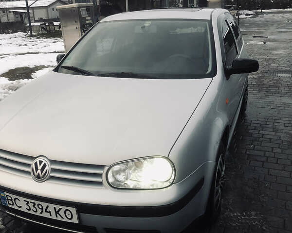 Серый Фольксваген Гольф, объемом двигателя 1.6 л и пробегом 206 тыс. км за 3999 $, фото 1 на Automoto.ua