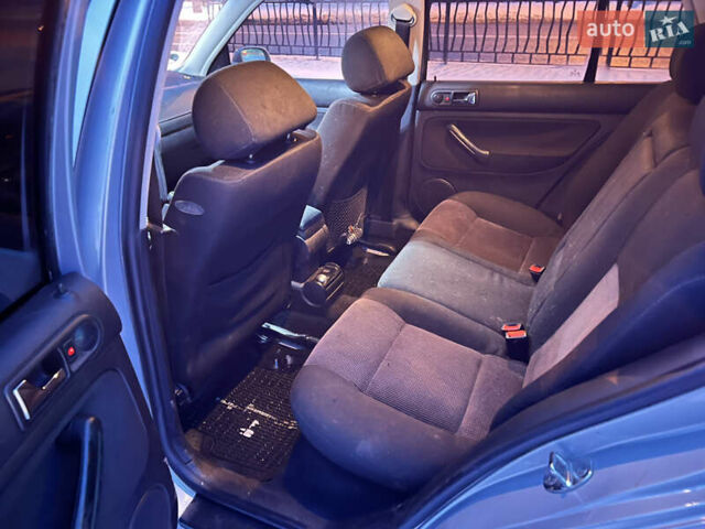 Серый Фольксваген Гольф, объемом двигателя 1.6 л и пробегом 290 тыс. км за 3900 $, фото 10 на Automoto.ua