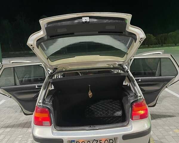 Сірий Фольксваген Гольф, об'ємом двигуна 1.39 л та пробігом 336 тис. км за 2700 $, фото 2 на Automoto.ua