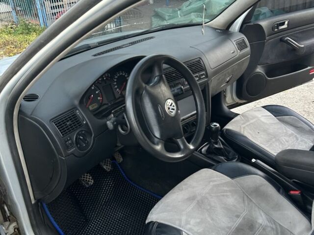 Серый Фольксваген Гольф, объемом двигателя 1.6 л и пробегом 297 тыс. км за 2400 $, фото 4 на Automoto.ua