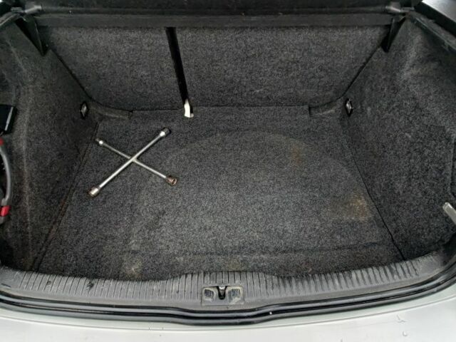 Сірий Фольксваген Гольф, об'ємом двигуна 1.4 л та пробігом 265 тис. км за 3200 $, фото 14 на Automoto.ua