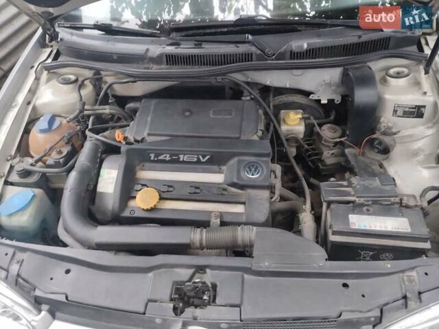 Серый Фольксваген Гольф, объемом двигателя 1.39 л и пробегом 270 тыс. км за 4200 $, фото 8 на Automoto.ua