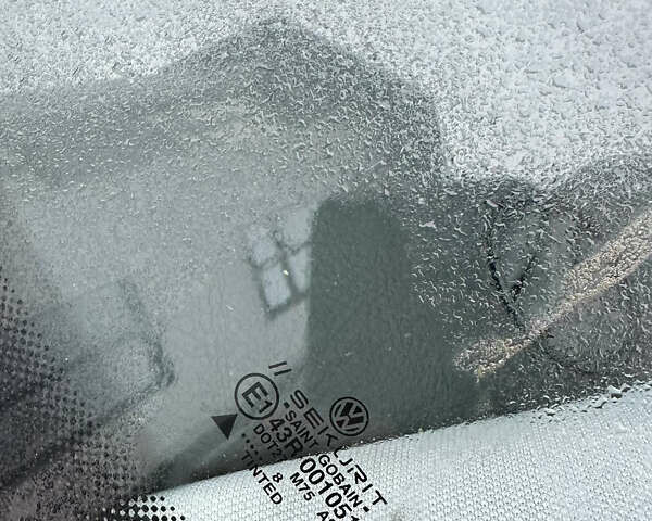 Серый Фольксваген Гольф, объемом двигателя 1.6 л и пробегом 300 тыс. км за 2999 $, фото 1 на Automoto.ua