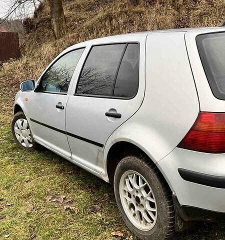 Серый Фольксваген Гольф, объемом двигателя 1.39 л и пробегом 415 тыс. км за 3300 $, фото 3 на Automoto.ua