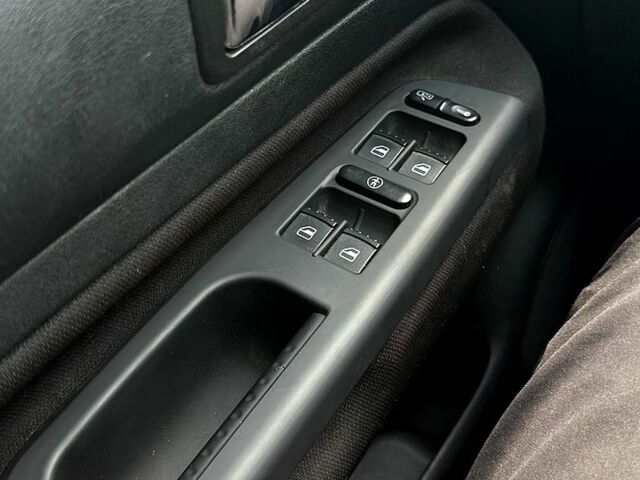 Сірий Фольксваген Гольф, об'ємом двигуна 1.6 л та пробігом 180 тис. км за 4380 $, фото 7 на Automoto.ua