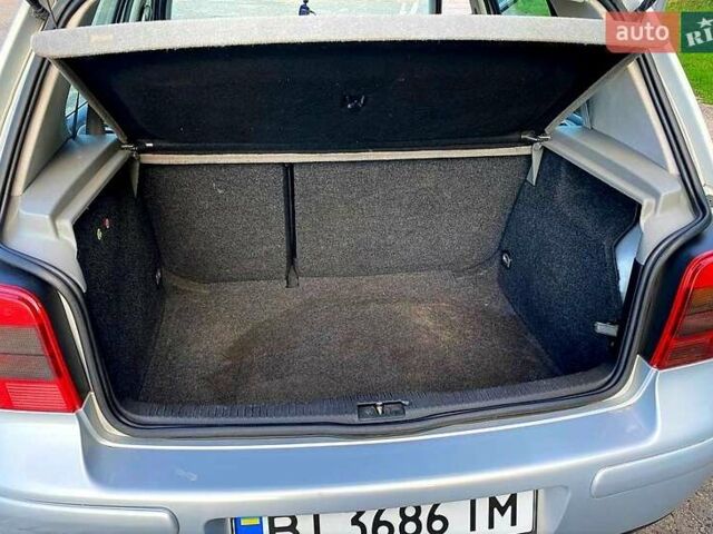 Серый Фольксваген Гольф, объемом двигателя 1.8 л и пробегом 228 тыс. км за 3999 $, фото 6 на Automoto.ua