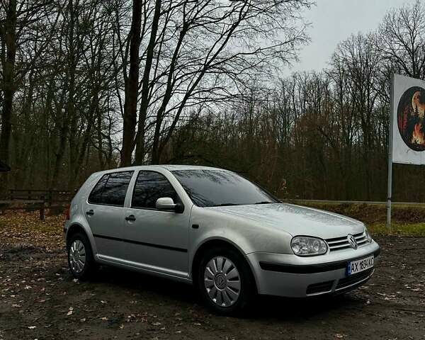 Серый Фольксваген Гольф, объемом двигателя 1.39 л и пробегом 251 тыс. км за 4500 $, фото 7 на Automoto.ua