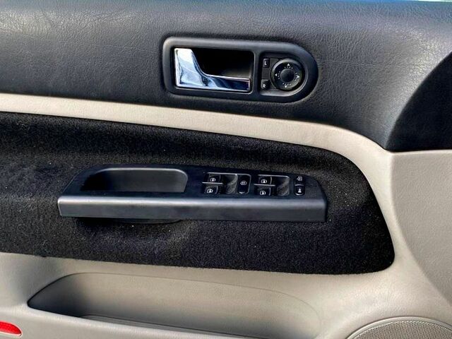 Сірий Фольксваген Гольф, об'ємом двигуна 1.8 л та пробігом 228 тис. км за 3999 $, фото 2 на Automoto.ua