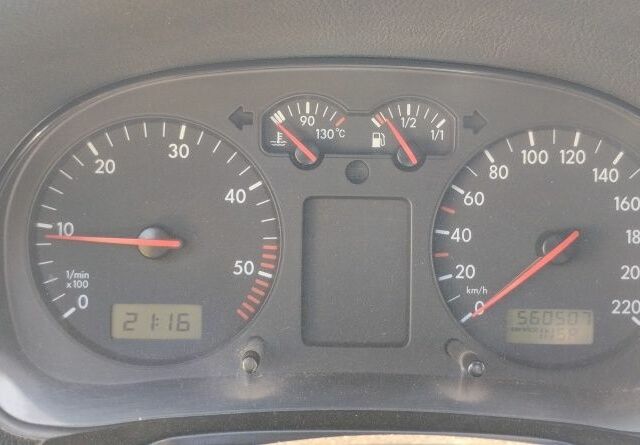 Серый Фольксваген Гольф, объемом двигателя 1.9 л и пробегом 560 тыс. км за 3250 $, фото 4 на Automoto.ua