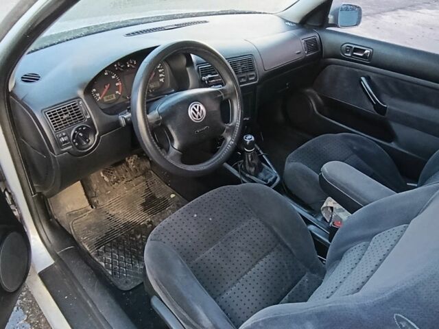 Серый Фольксваген Гольф, объемом двигателя 1.4 л и пробегом 344 тыс. км за 3500 $, фото 4 на Automoto.ua