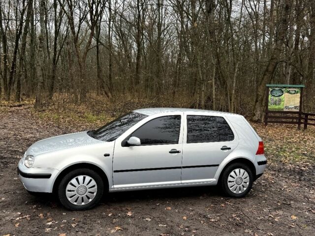 Серый Фольксваген Гольф, объемом двигателя 1.4 л и пробегом 251 тыс. км за 4500 $, фото 3 на Automoto.ua