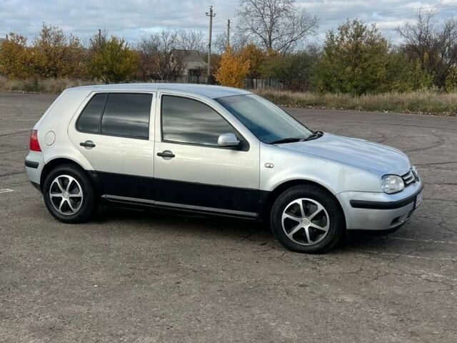 Сірий Фольксваген Гольф, об'ємом двигуна 1 л та пробігом 200 тис. км за 1432 $, фото 3 на Automoto.ua