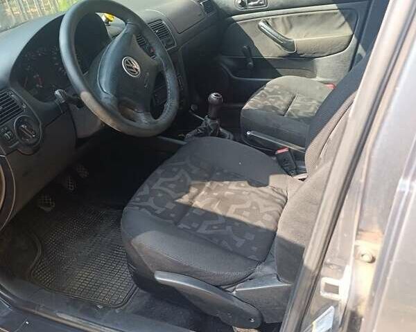 Серый Фольксваген Гольф, объемом двигателя 1.4 л и пробегом 367 тыс. км за 3200 $, фото 5 на Automoto.ua