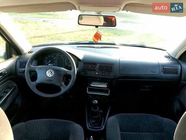 Серый Фольксваген Гольф, объемом двигателя 1.39 л и пробегом 201 тыс. км за 4500 $, фото 2 на Automoto.ua