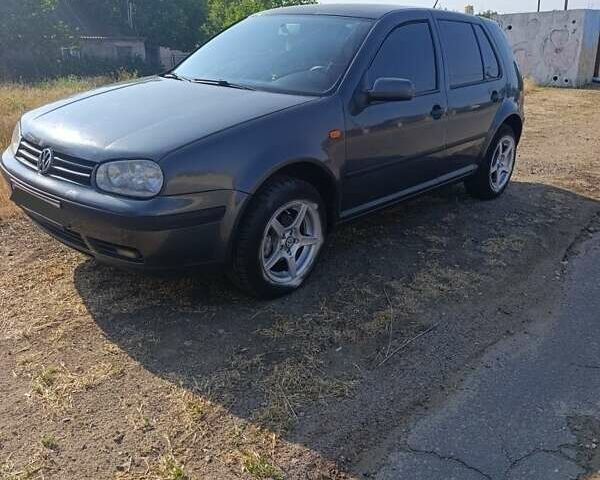 Серый Фольксваген Гольф, объемом двигателя 1.4 л и пробегом 367 тыс. км за 3200 $, фото 2 на Automoto.ua