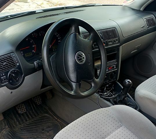 Серый Фольксваген Гольф, объемом двигателя 1.4 л и пробегом 204 тыс. км за 3500 $, фото 7 на Automoto.ua