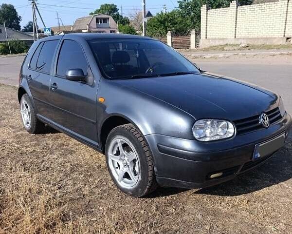 Серый Фольксваген Гольф, объемом двигателя 1.4 л и пробегом 367 тыс. км за 3200 $, фото 3 на Automoto.ua