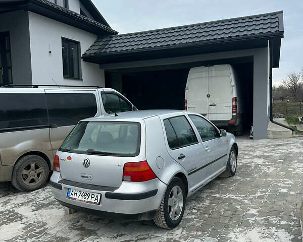 Серый Фольксваген Гольф, объемом двигателя 1.6 л и пробегом 300 тыс. км за 2999 $, фото 6 на Automoto.ua