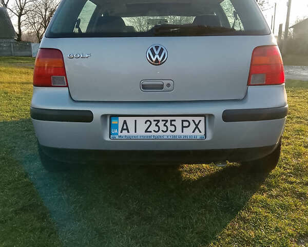Серый Фольксваген Гольф, объемом двигателя 1.39 л и пробегом 201 тыс. км за 4500 $, фото 6 на Automoto.ua