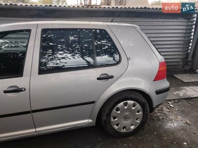 Серый Фольксваген Гольф, объемом двигателя 1.39 л и пробегом 270 тыс. км за 4200 $, фото 1 на Automoto.ua